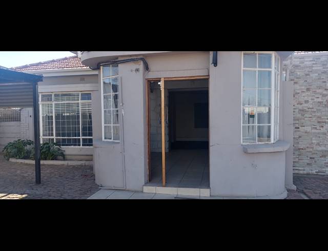 130M² BED & BREAKFAST TO LET IN BENONI CENTRAL